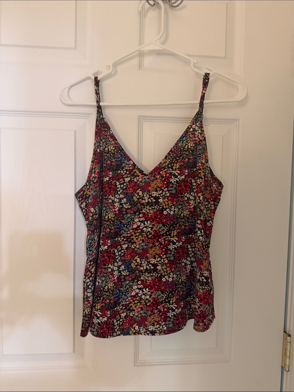 SHEIN Floral V-Neck Spaghetti Strap Tank - Red Multicolor